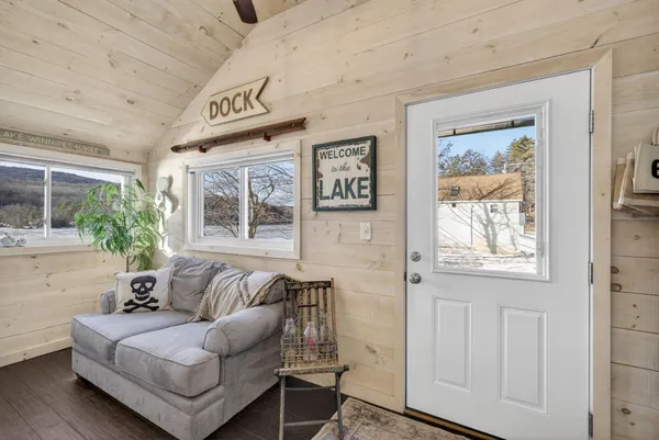 $1,690,000 | 195 East Side Drive, Alton, NH 03810