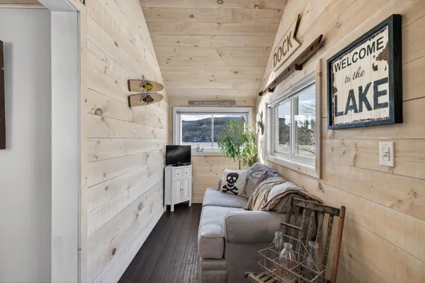 $1,690,000 | 195 East Side Drive, Alton, NH 03810