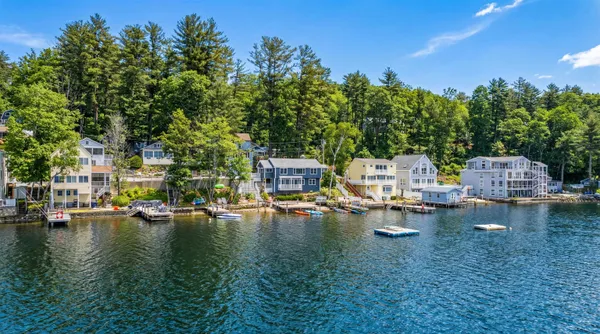 $1,690,000 | 195 East Side Drive, Alton, NH 03810
