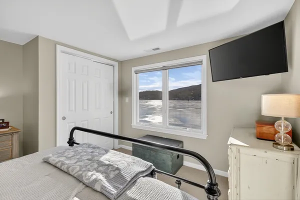 $1,690,000 | 195 East Side Drive, Alton, NH 03810