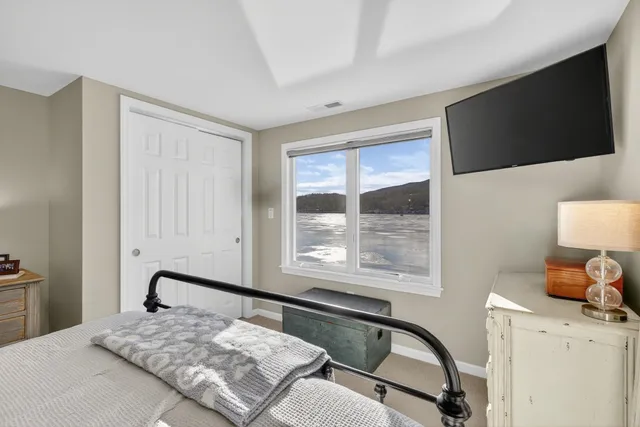 $1,800,000 | 195 East Side Drive, Alton, NH 03810