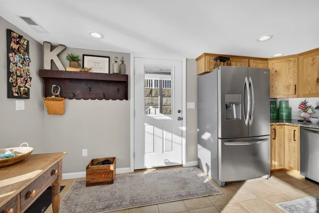 $1,800,000 | 195 East Side Drive, Alton, NH 03810