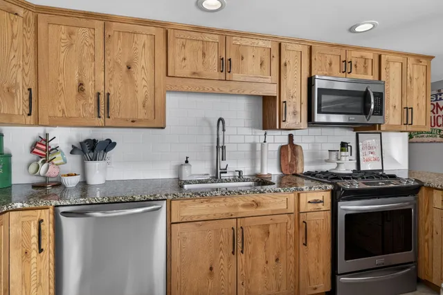 $1,800,000 | 195 East Side Drive, Alton, NH 03810