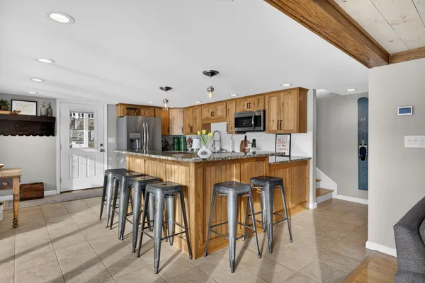 $1,690,000 | 195 East Side Drive, Alton, NH 03810