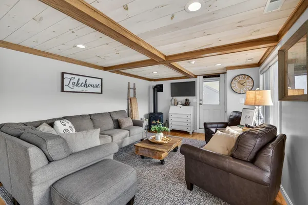 $1,690,000 | 195 East Side Drive, Alton, NH 03810