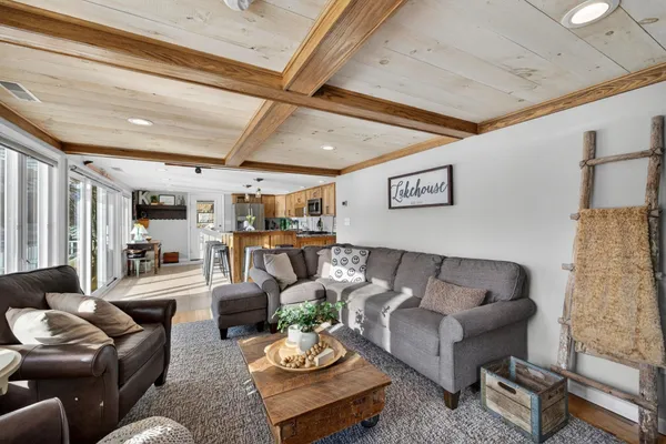 $1,690,000 | 195 East Side Drive, Alton, NH 03810