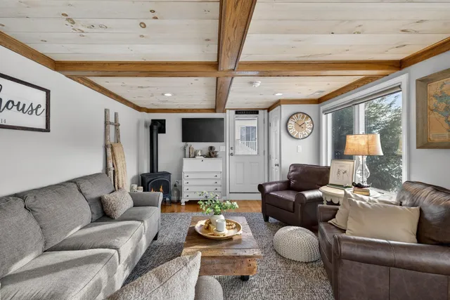 $1,800,000 | 195 East Side Drive, Alton, NH 03810