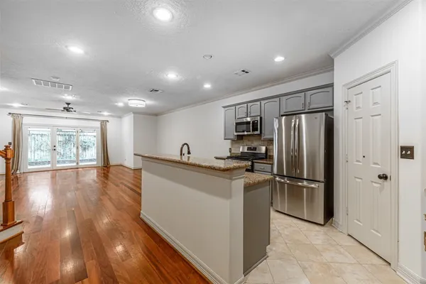 $3,400 | 1324 Prince Street, Houston, TX 77008