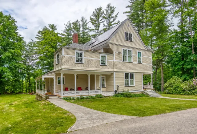 $1,149,000 | 49 Neighbors Row, Conway, NH 03860