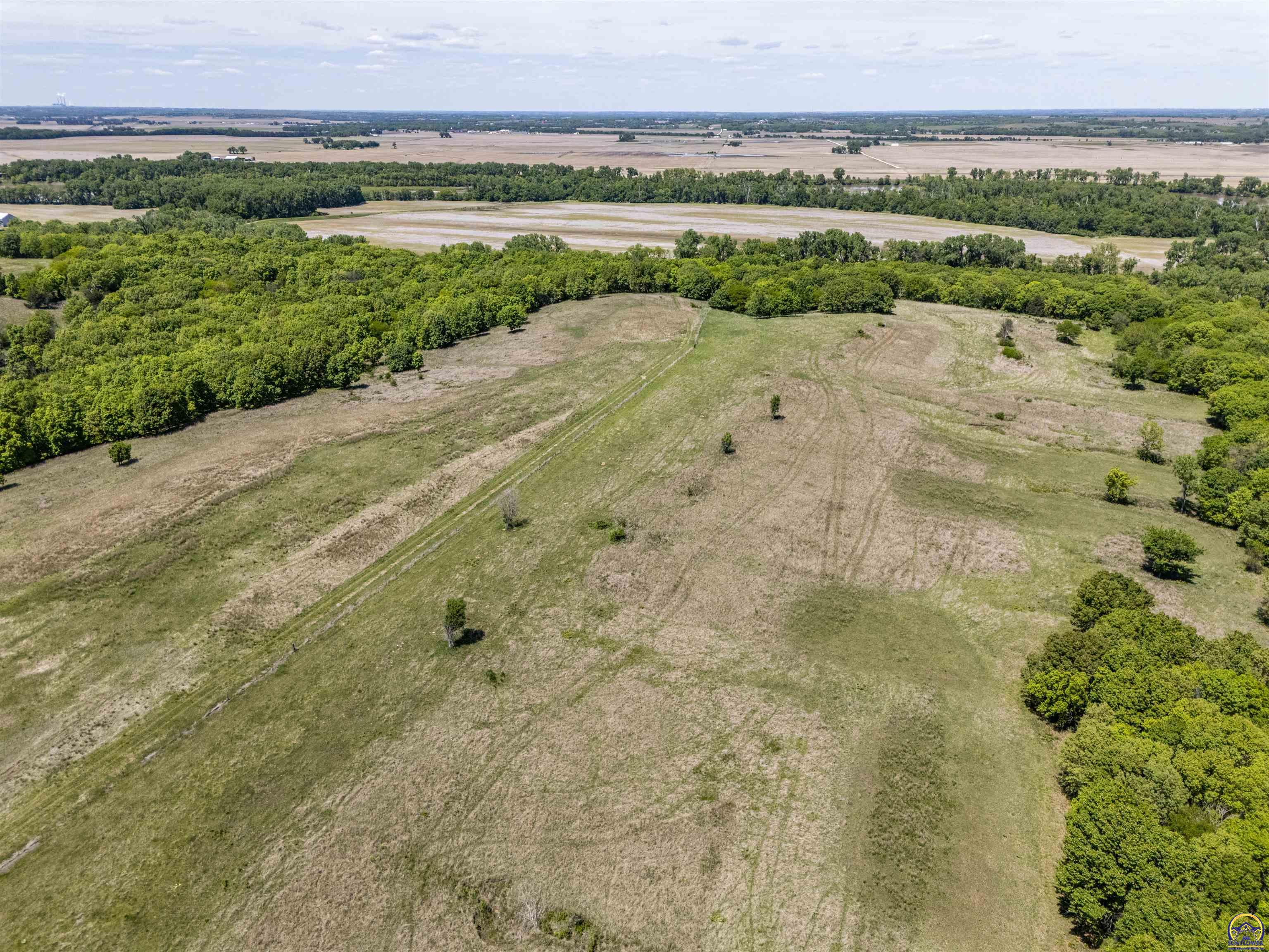 2026 Northwest Douglas Road Topeka, KS 66615 - Photo 68 of 94