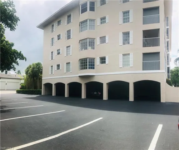 $9,000 | 1200 Gulf Shore Boulevard North, Unit 404, Naples, FL 34102