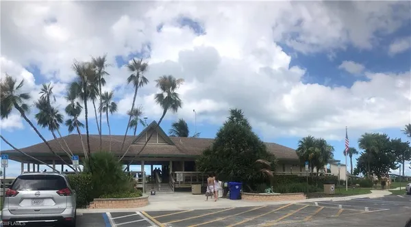 $9,000 | 1200 Gulf Shore Boulevard North, Unit 404, Naples, FL 34102