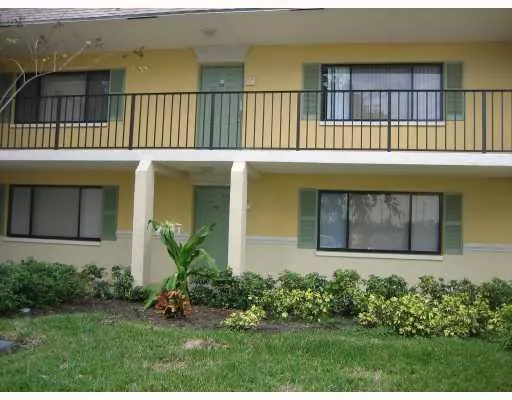 $2,000 | 709 Meadows Circle, Boynton Beach, FL 33436