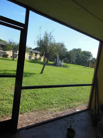 $2,000 | 709 Meadows Circle, Boynton Beach, FL 33436