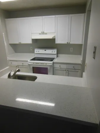 $2,000 | 709 Meadows Circle, Boynton Beach, FL 33436
