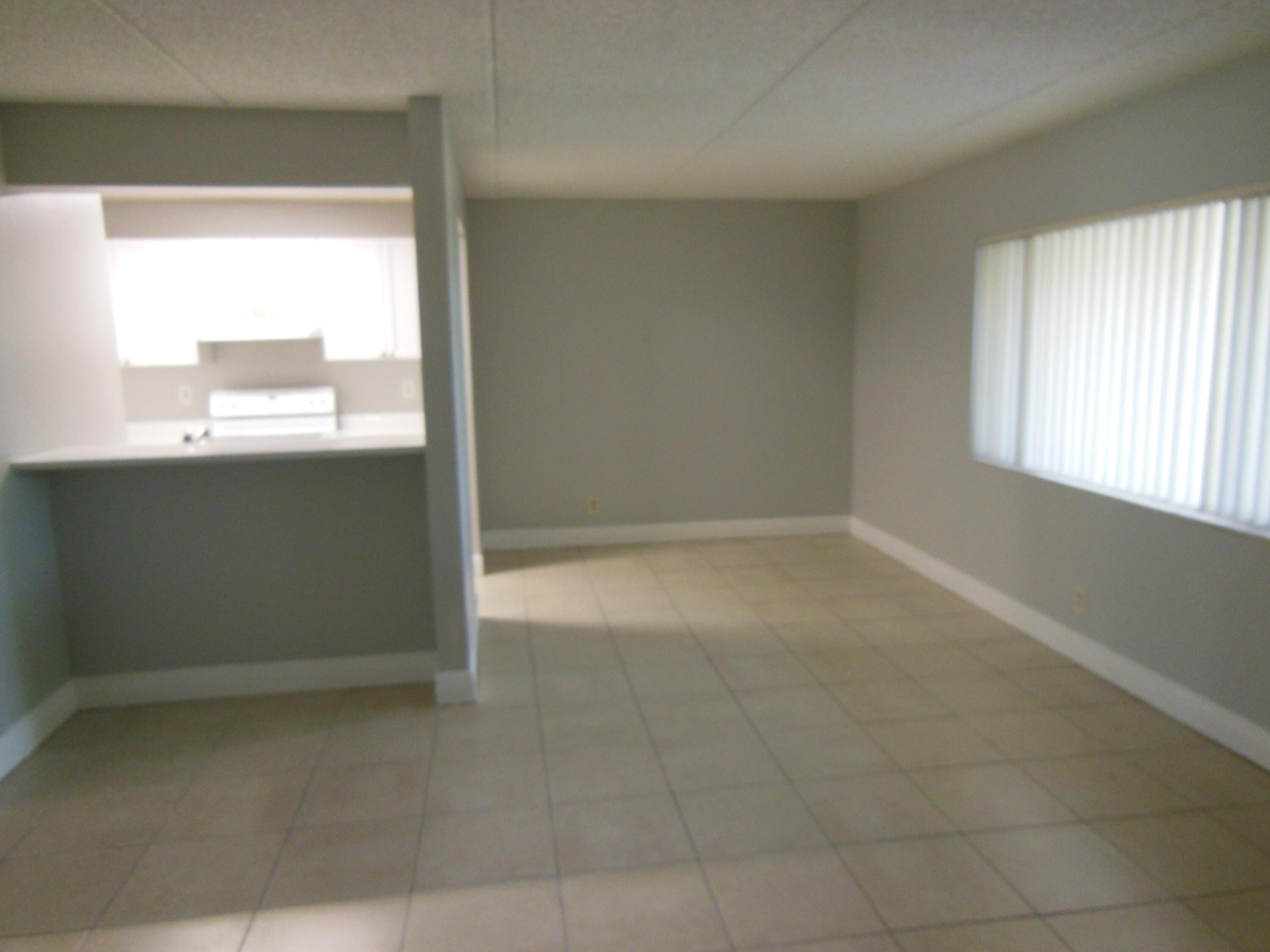 709 Meadows Circle Boynton Beach, FL 33436 - Photo 4 of 24 DSCN3359