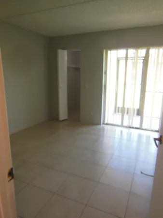 $2,000 | 709 Meadows Circle, Boynton Beach, FL 33436