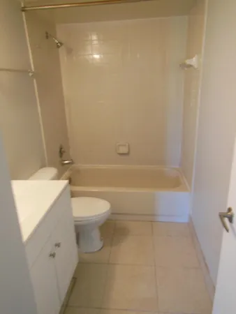 $2,000 | 709 Meadows Circle, Boynton Beach, FL 33436
