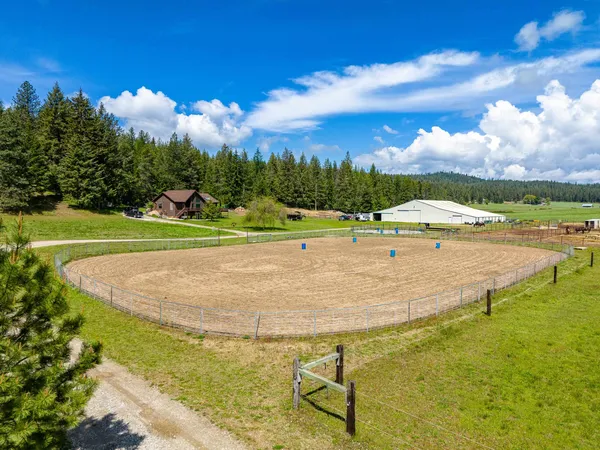 $925,000 | 315942 Highway 2, Elk, WA 99009