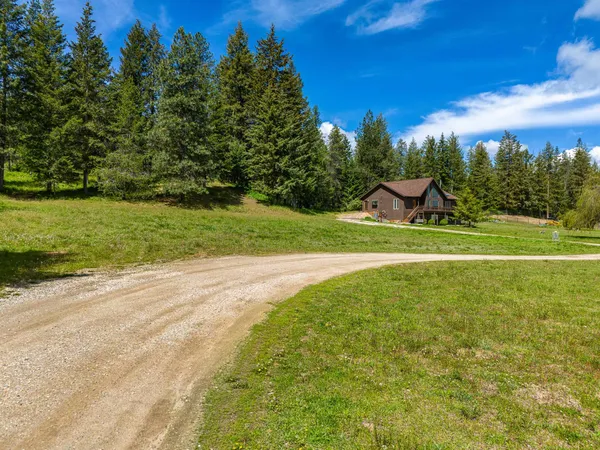 $925,000 | 315942 Highway 2, Elk, WA 99009