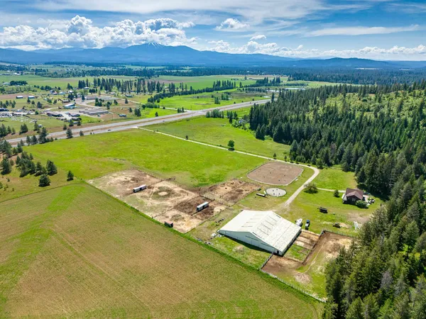 $925,000 | 315942 Highway 2, Elk, WA 99009