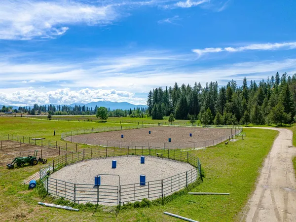 $925,000 | 315942 Highway 2, Elk, WA 99009