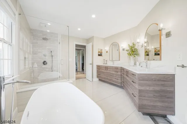 $1,349,000 | 3 Old Ln Extension, Montville, NJ 07082