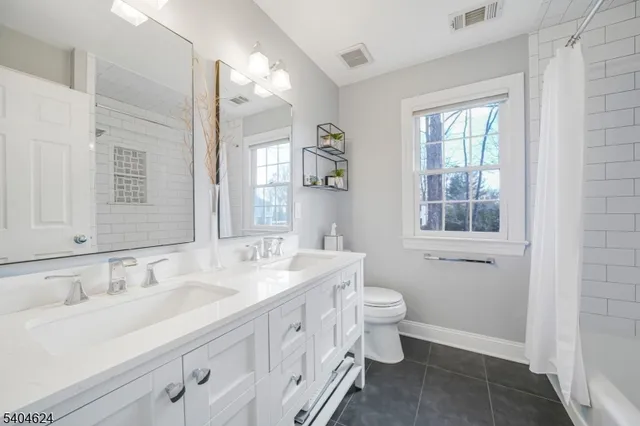 $1,349,000 | 3 Old Ln Extension, Montville, NJ 07082