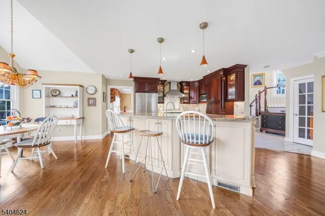 $1,349,000 | 3 Old Ln Extension, Montville, NJ 07082