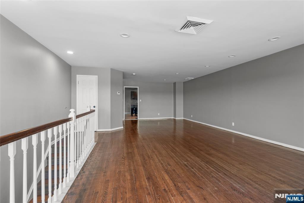 300 Gorge Road, Unit 2 Cliffside Park, NJ 07010 - Photo 16 of 43