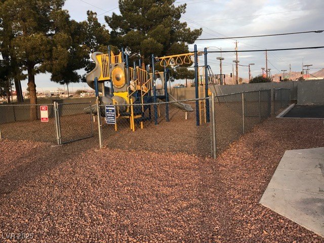 1914 Cosmic Drive, Unit 1004 Las Vegas, NV 89115 - Photo 11 of 14