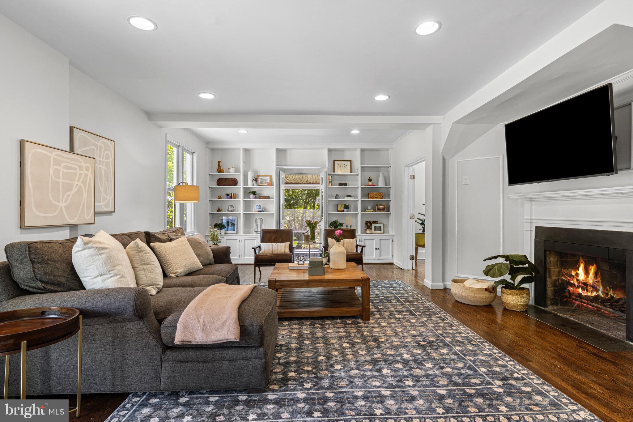 510 Riverview Road Swarthmore, PA 19081 - Photo 6 of 53 Built-In Bookshelves