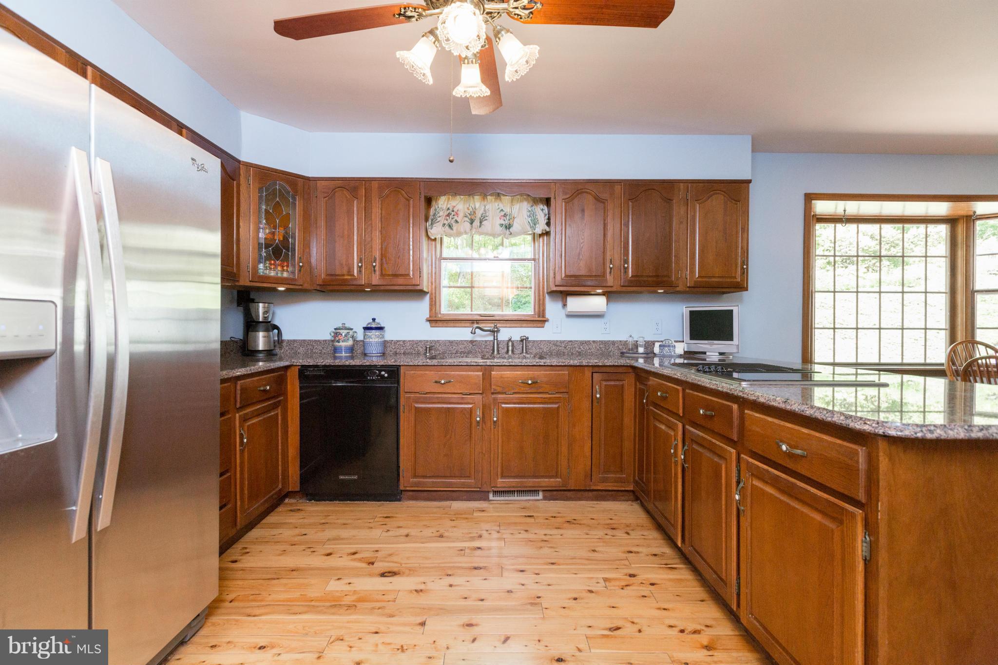 516 Poorhouse Road Winchester, VA 22603 - Photo 4 of 30 Kitchen