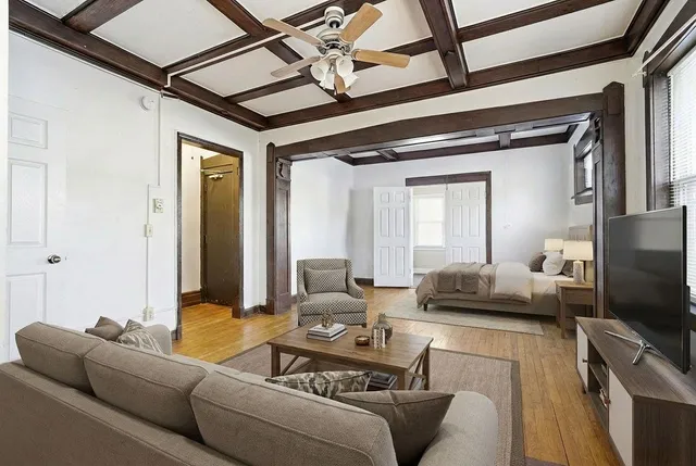 $1,245 | 604 Holly Avenue, Unit 201, St. Paul, MN 55102