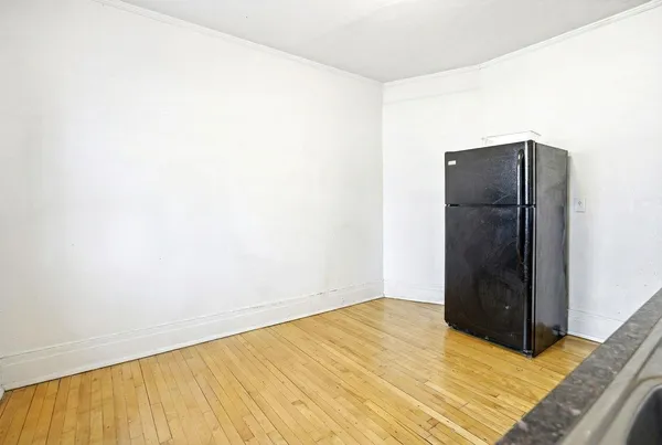 $1,245 | 604 Holly Avenue, Unit 201, St. Paul, MN 55102