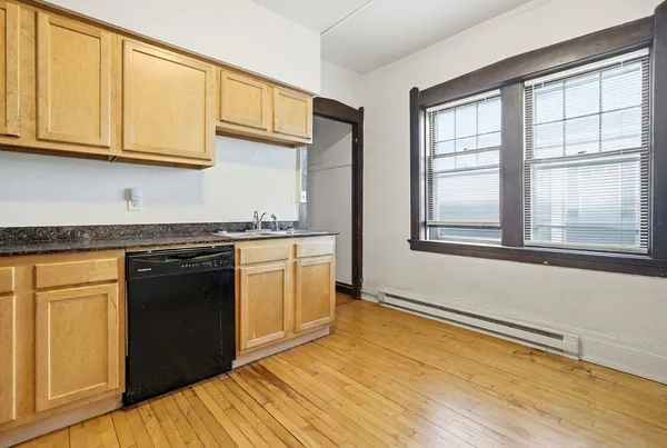 $1,245 | 604 Holly Avenue, Unit 201, St. Paul, MN 55102