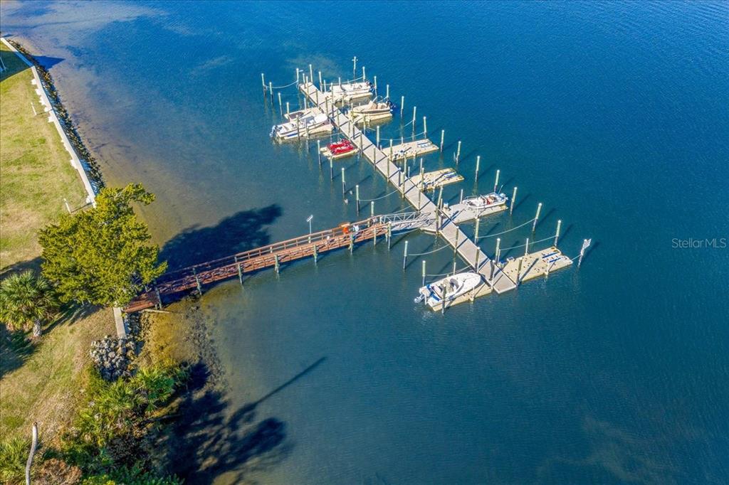 2925 North Rivers Edge Boulevard, Unit 2925 Crystal River, FL 34429 - Photo 45 of 79 a vase of flowers sitting on a table