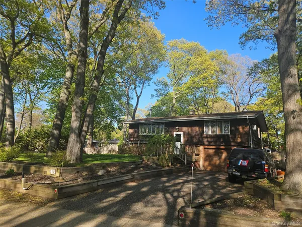 $615,000 | 45 Deepdale Drive, Commack, NY 11725