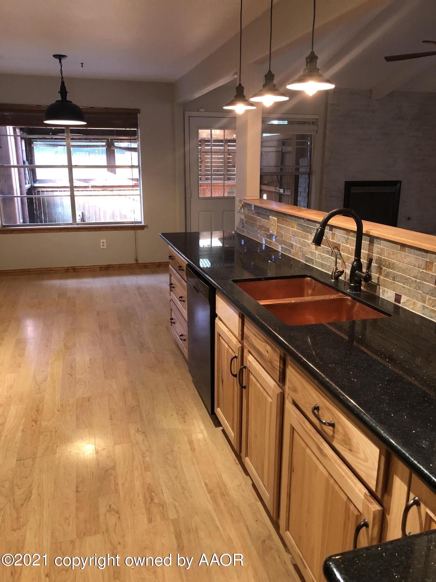 6307 Rutgers Street Amarillo, TX 79109 - Photo 11 of 27 Kitchen