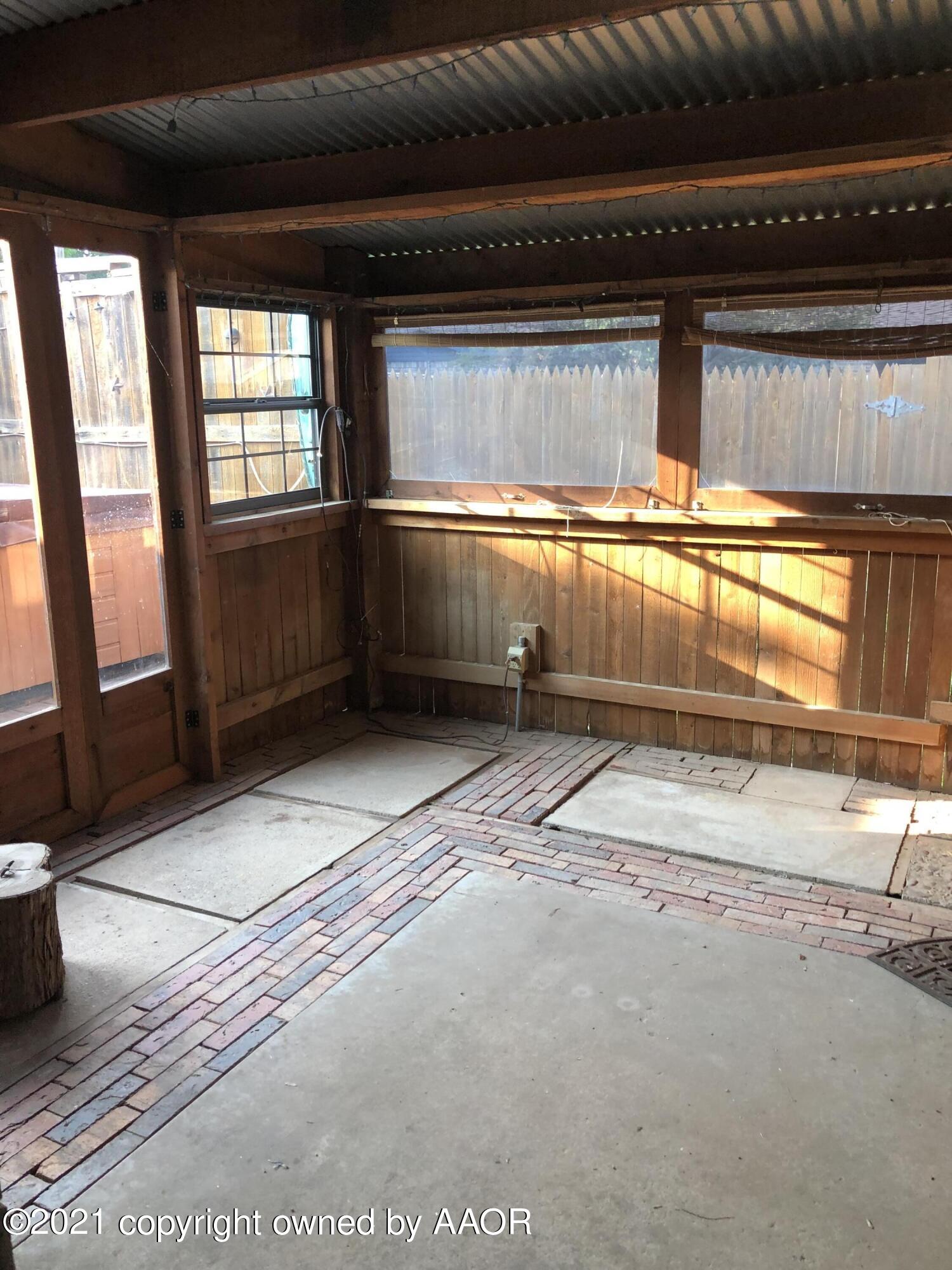 6307 Rutgers Street Amarillo, TX 79109 - Photo 16 of 27 Sunroom