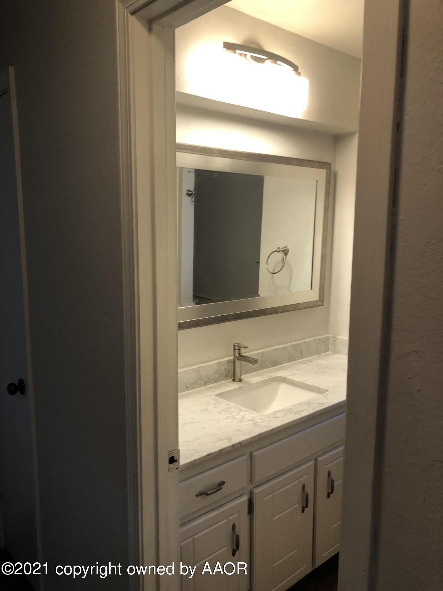 6307 Rutgers Street Amarillo, TX 79109 - Photo 25 of 27 Bath