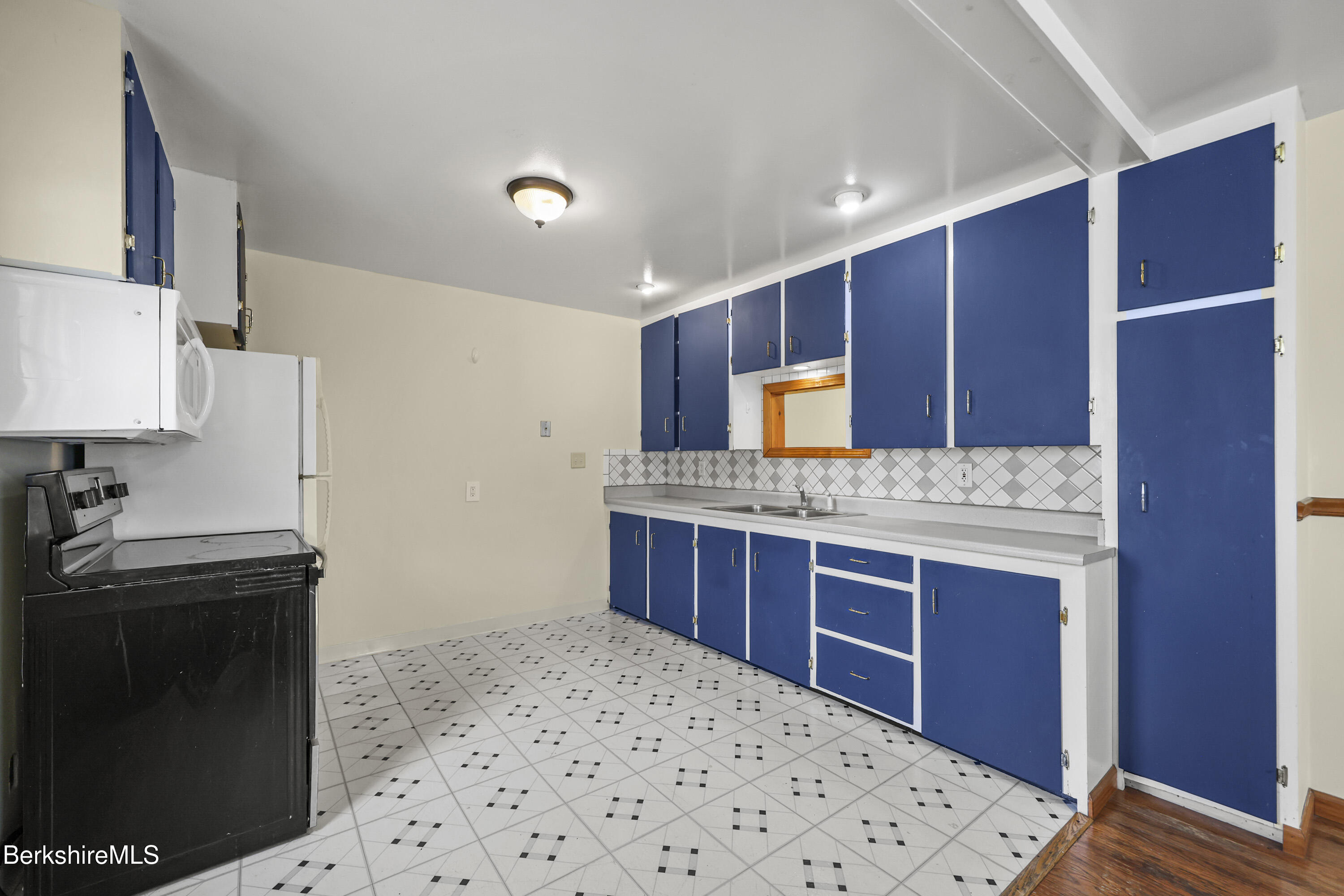 31-33 Apremont Street Adams, MA 01220 - Photo 12 of 42 Kitchen