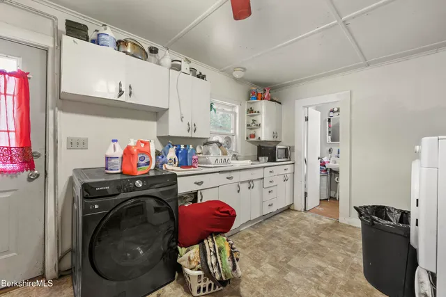 a view of a storage & utility room