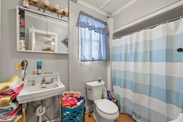 a view of a storage & utility room