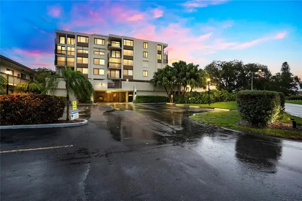 $1,800 | 6219 Palma Del Mar Boulevard South, Unit 301, St. Petersburg, FL 33715