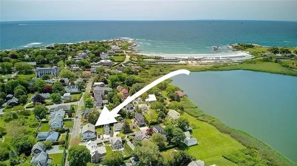 $3,300 | 191 Coggeshall Avenue, Unit 4, Newport, RI 02840