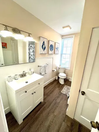 $3,300 | 191 Coggeshall Avenue, Unit 4, Newport, RI 02840