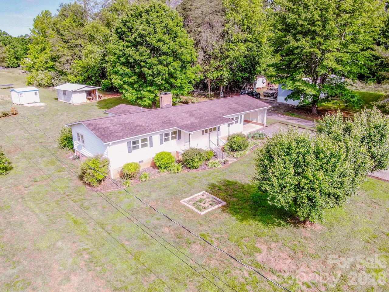 431 Cooper Farm Road Statesville, NC 28625 - Photo 5 of 36