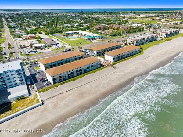 $3,300 | 199 Jimmy Buffett Mem Highway, Unit B102, Satellite Beach, FL 32937