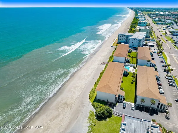 $3,300 | 199 Jimmy Buffett Mem Highway, Unit B102, Satellite Beach, FL 32937
